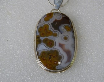 COLGANTE DE ÁGATA TURCA Engastado a mano en plata de ley con cadena de plata de ley