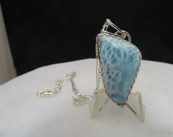 COLGANTE LARIMAR HECHO A MANO Engastado en Plata de Ley con Cadena de Plata de Ley Piedra de Primera Calidad ¡Precioso!