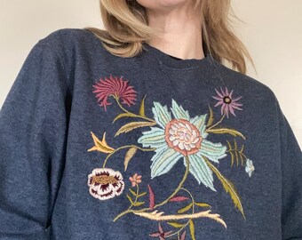 Floral embroidered sweatshirt (medium)