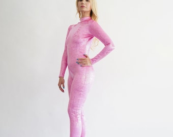 Hologramm schillernde rosa Schlange strukturierte folierte samt Catsuit Spandex Overall Python Ganzanzug Body Festival Kostüm Größe S M