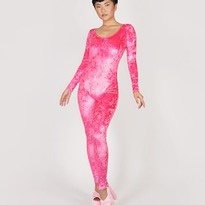 Mono de una pieza de cuerpo entero de terciopelo elástico aplastado rosa fuerte con mangas largas Talla S M L XL XXL Plus