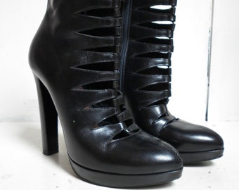 Azzedine Alaïa ankle boots heels black cutout leather EU 38 / UK 5 / US 7.5 Paris