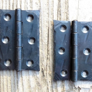 4 Hand Hammered 2.5&quot; Butt door Hinges, Wrought Iron Farmhouse Kitchen Cabinet Cupboard Antique Trunk Hardware Black Waxed Forged Metal Decor