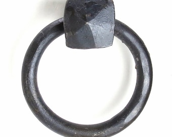 Tirador de anillo de caída del gabinete, perilla de hierro forjado forjado a mano, tirador del cajón del armario de la cocina de la granja, manija de la puerta antigua, cómoda, metal rústico negro