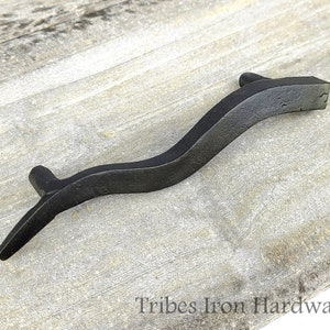 Smidesjärnshandtag, handsmide 5,5" långt 96 mm köksskåpsdörr- och lådhandtag, lantlig antik byrå/byråbeslag