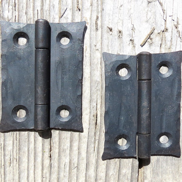 4 charnières de porte de 2 po. martelées à la main, charnières d'armoire en fer forgé, décoration de quincaillerie en métal noir forgé boîte rustique, placard ancien de ferme