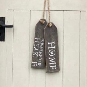 Rustic Reclaimed Farmhouse Porch Wooden Door Wreath Hanger Sign Luggage Tags Welcome Home Tiered Tray Decor Shabby Chic