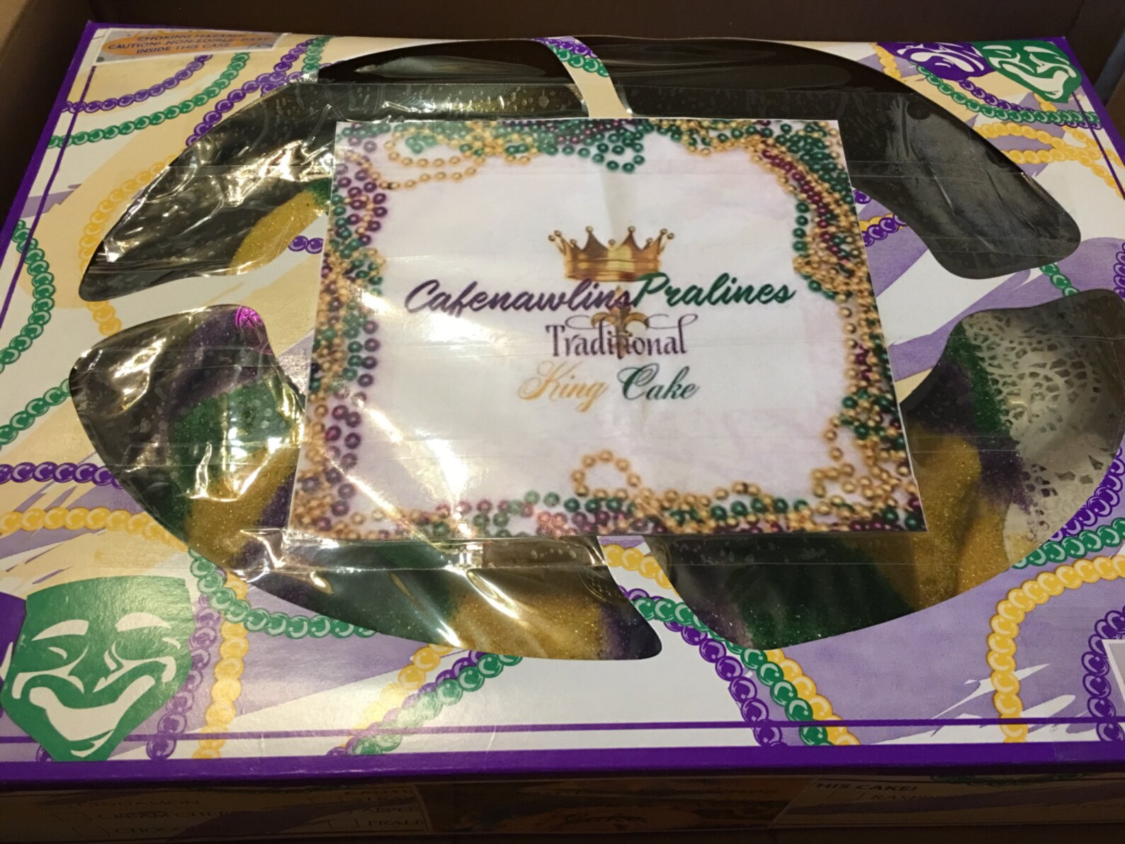 New Orleans Traditional King Cake/ Free Pralines With Every King Cake