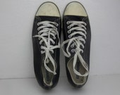 Size 9 Classic Leather Converse Black and White