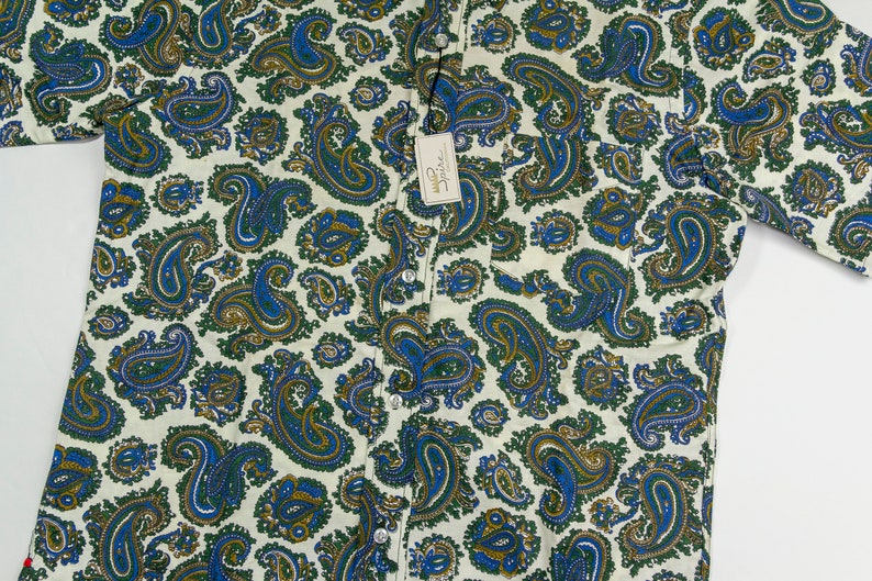 Vintage Deadstock 70s Paisley Print Shirt Paisley Motif Short Sleeve Shirt Sobel/'s Made in USA Combed Cotton 1970s Adult Medium