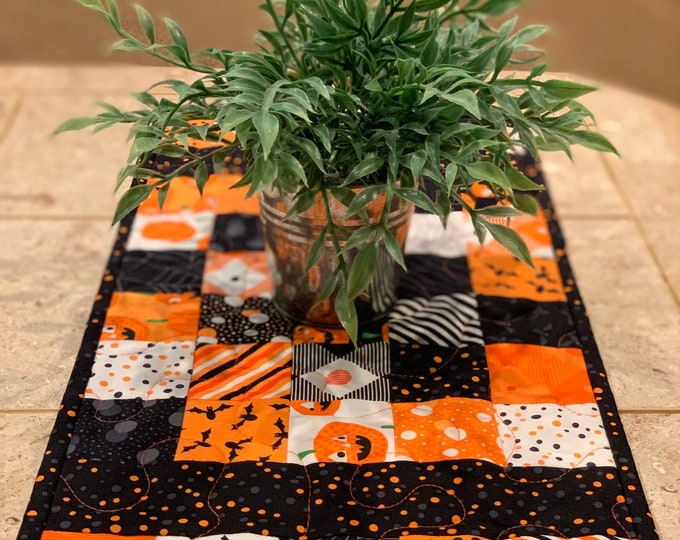 Halloween Table Runner - Etsy