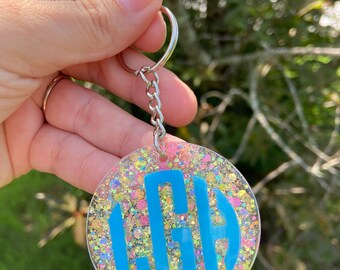 Monogram Keychain | Circle keychain with monogram | cute keychain | bride maids gifts | bridal party gifts | birthday party gifts