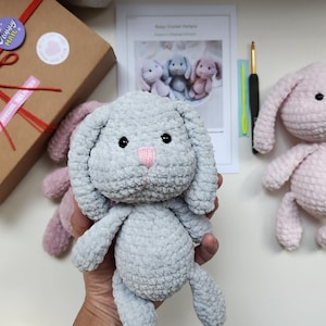 Easter Day Crochet Kit, BEGINNER CROCHET KIT Amigurumi Easter Bunny, Easy Starter Crochet Kit, Amigurumi Kit