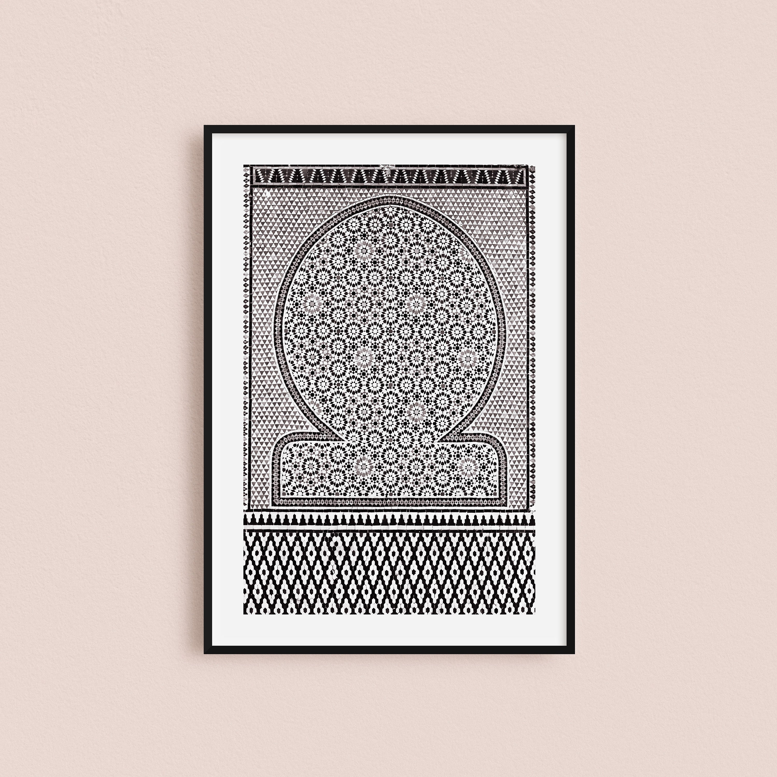 Impression Photo et Toile d'un Mur en Zellige Noir Blanc de Oujda Au Maroc