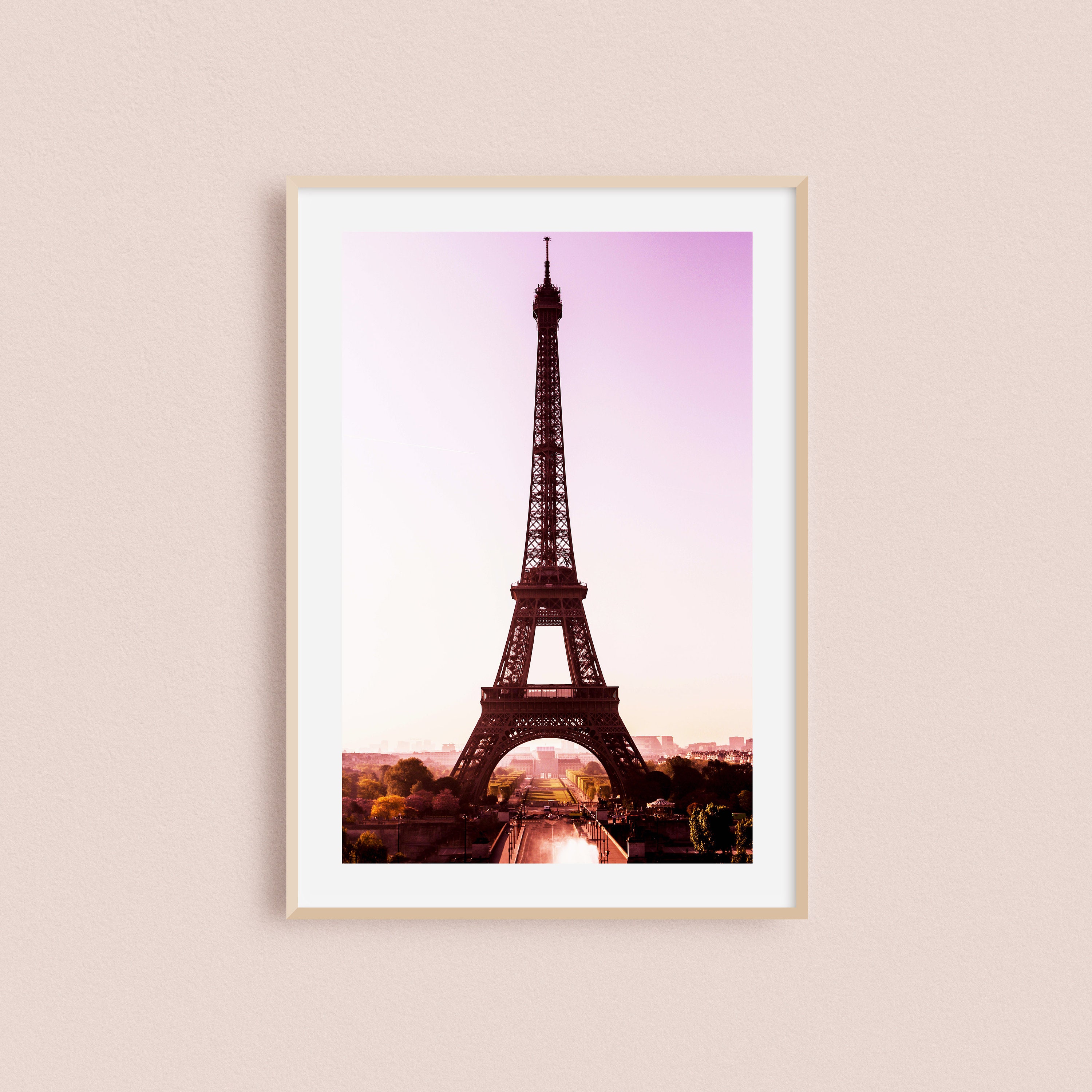 Impression Photo ou Toile de La Tour Eiffel Sous Un Ciel Rose à Paris