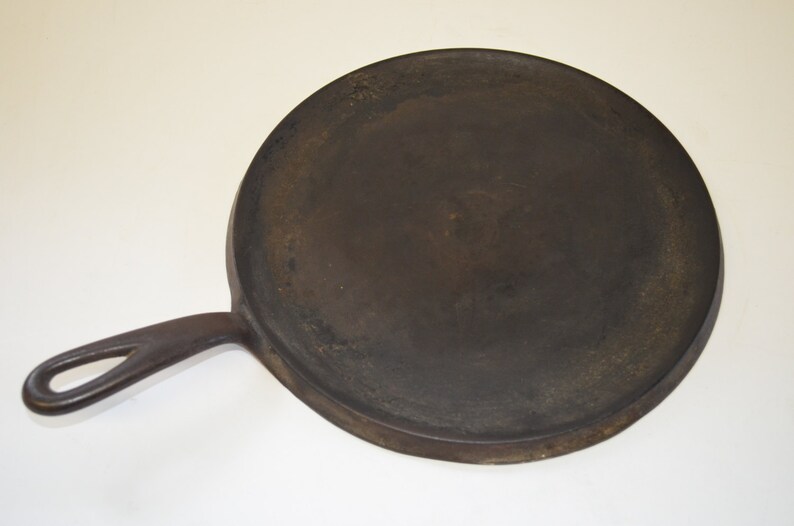 Vintage Wagner Ware Sidney Round Cast Iron Griddle Pancake Etsy