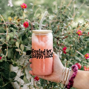 Fueled by Happy Juice™, Iced Coffee Cup, Custom Can Glass with Bamboo Lid and Straw, Mothers Day Gift 16oz tumbler 100067 画像 6