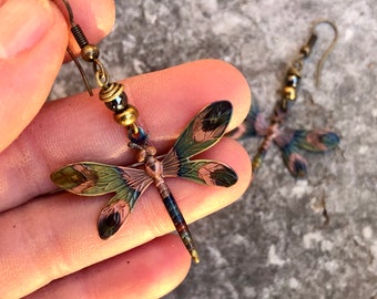 Unique Women Earring,Dragonfly Silver Earrings with Shaky Chain,Zircon Shiny Earring,Raw Diomand Earring,Modern Art Earrings,Gift For Her