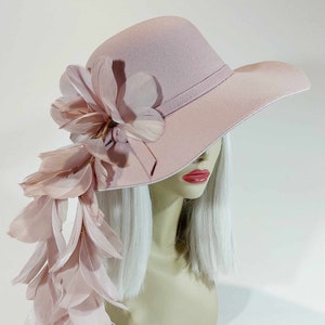 Feather Hat Dusty Pink Kentucky Derby Races Hat Dusty Pink Felt Hat Vintage 70s Style Hat Wedding Guest Hat Pink Tea Party Hat Luncheon Hat