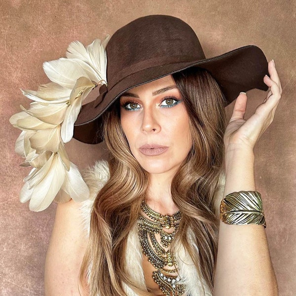 Brown Feather Hat for Races Felt Hat with Feathers for Festival Vintage Style Felt Hat with Beige Feathers 70s Floppy Boho Hat for Women