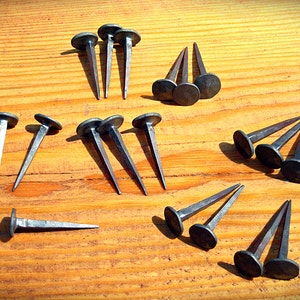 Hand forged nails 3.5x1.2 cm (1 3/8 x 1/2&quot;), custom finish / blacksmith made steel spikes / log cabin decor / historical