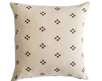 Terrakotta Batik Kissenbezug, Hmong Stil, 22x22