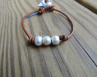 Freshwater Pearl Leather Bracelet: Adjustable Boho Beach Jewelry