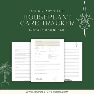 Op de afbeelding: Een printbare plantenverzorgingstracker met secties voor plantennaam, aankoopdatum, lichtbehoeften, waterbehoeften, voorkeuren voor bodemconsistentie, voorkeuren voor meststof, voorkeuren voor potgrootte, temperatuurzones en luchtvochtigheid. De tracker heeft een groen-wit kleurenschema met een handgetekende illustratie van een plant.
