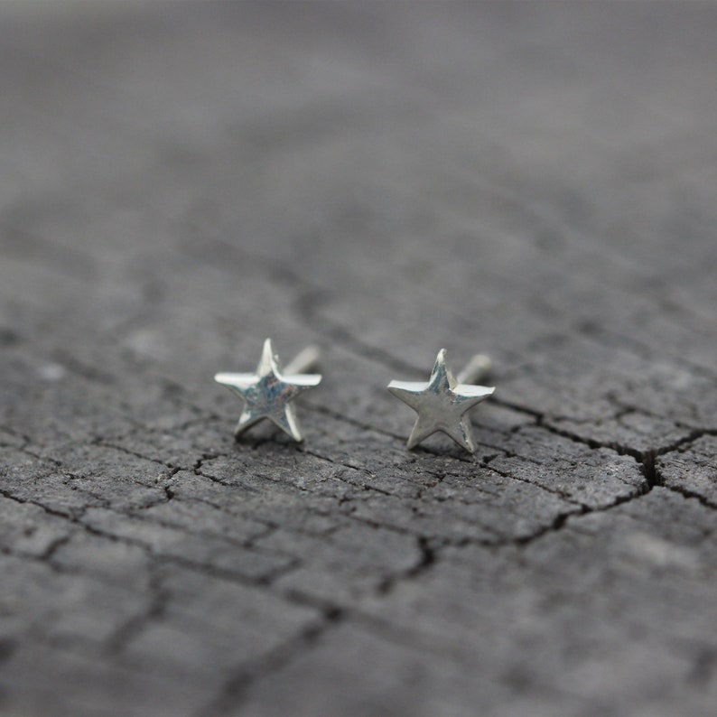 silver tiny star stud earrings