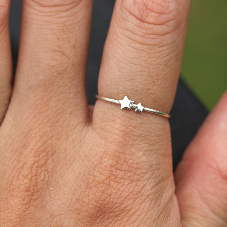 dainty ring,Minimalist jewelry,midi ring Tiny star ring,sterling silver stars jewelry,simple minimal ring,double stars ring,twinkle stars