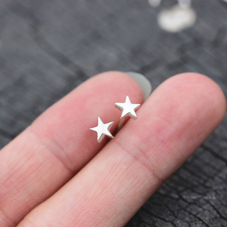 silver tiny star stud earrings