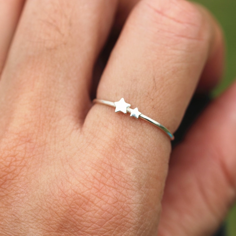 dainty ring,Minimalist jewelry,midi ring Tiny star ring,sterling silver stars jewelry,simple minimal ring,double stars ring,twinkle stars