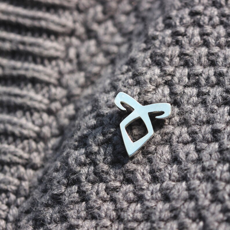 925 silver Angelic Power Rune brooch,Parabatai Rune brooch,Healing runes brooch,iratze Rune brooch,Iratze Rune brooch,parabatai rune jewelry