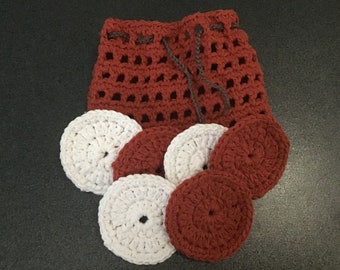 Reusable face scrubbies with wash bag, made with 100% recycled cotton.