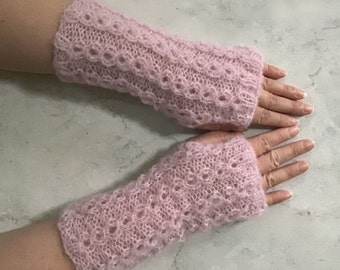 With brushed alpaca silk knitted warm and soft fingerless gloves with a beautiful pattern.