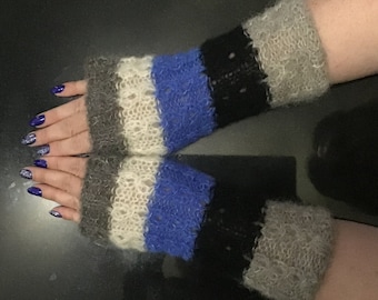 One of a kind whit brushed alpaca knitted, soft and warm fingerless gloves with a beautiful pattern.