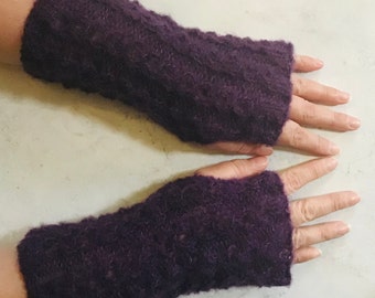 With brushed alpaca silk knitted, soft and warm fingerless gloves with a beautiful pattern.