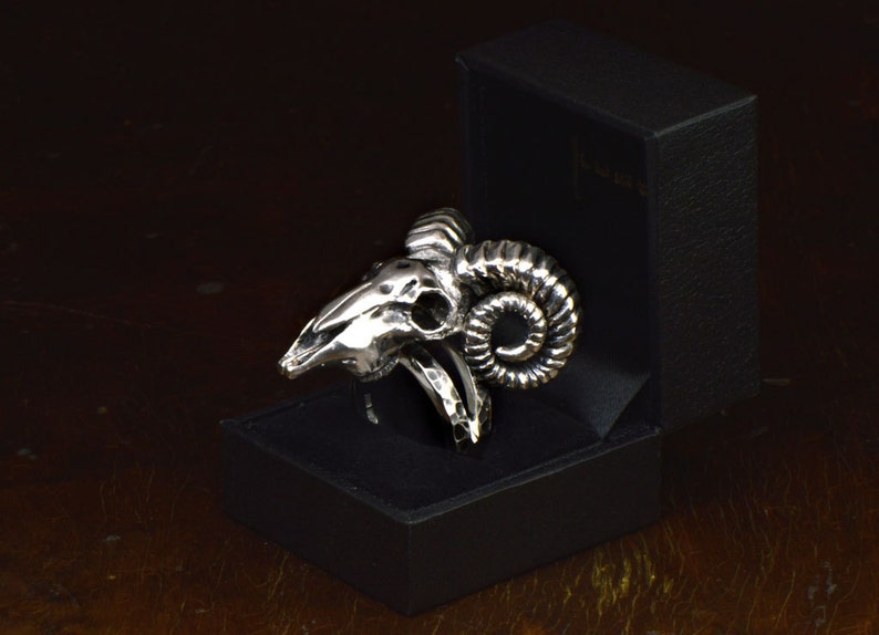 Sterling Ram Skull Ring. Ring With Horns. Big Skull Ring. Skull Ring