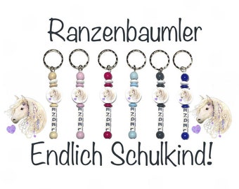 Taschen Anhänger / Ranzenbaumler - Endlich Schulkind - verschiedene Farben - Pferd Weiß - Einschulungsgeschenk - Schultüte