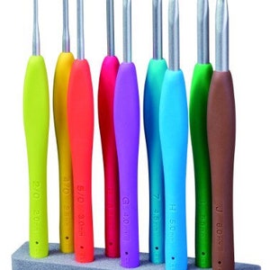 Clover Amour Crochet Hook, sizes 2mm-15mm, Sizes 2mm - 15mm