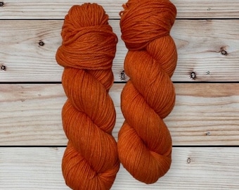 Hand Dyed Superwash Bluefaced Leicester/Corriedale DK/Light Worsted Yarn Wool, 100g/3.5oz, Gaslighter