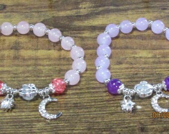 Pulsera de cuentas de piedra lunar celestial con dijes de diamantes de imitación - Joyería de luna mística, regalo para ella - Diseño elástico con detalles de luna y estrellas