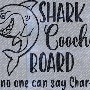 Op de afbeelding: Zwart-witte illustratie van een haai met de tekst "SHARK Coochie BOARD" en de zin "Because no one can say Char-cu-te-rie" eronder.