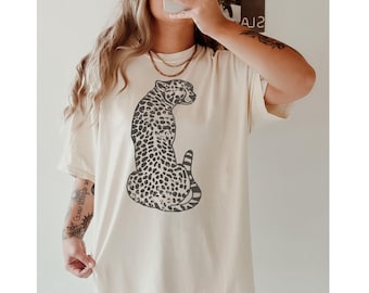 Retro Leopard Shirt, Mothers Day Gift, Mom Shirt, Trendy Mama Shirt, Gift For Her, Cheetah Mama T-Shirt, Cheetah Print, Comfort Colors