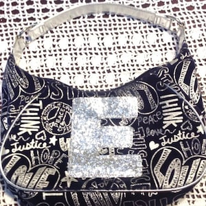Bolsa Justiça Glitter Letra Inicial E Preto Prata Amor Paz