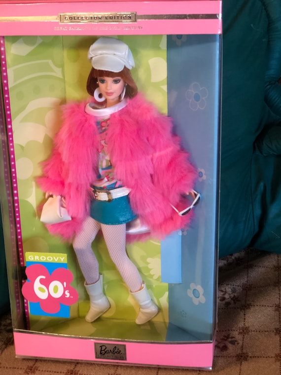 Mattel Groovy 60s Barbie Doll 2000 Vintage NRFB 20th Century