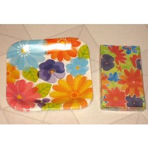 Spring Flowers 9&quot; Paper Plates & Napkins Party Set of 14 New in Package