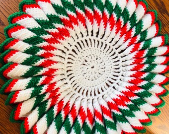 ヴィンテージ かぎ針編み クリスマス ドイリー 2 枚セット 赤と緑