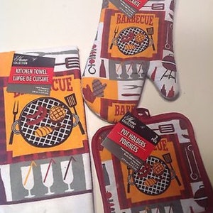 Kitchen Linen Set BBQ Food On Grill 4 pc Oven Mitt Towel Pot Holder