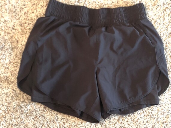 Avia shorts hotsell with liner